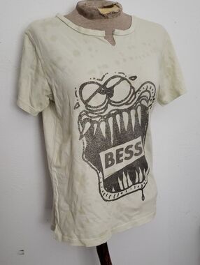 SCARCE!!!! '09 NOGHTIES BESS NYC PUNK DISTRESSED COTTON Monster Print TEE SZ S